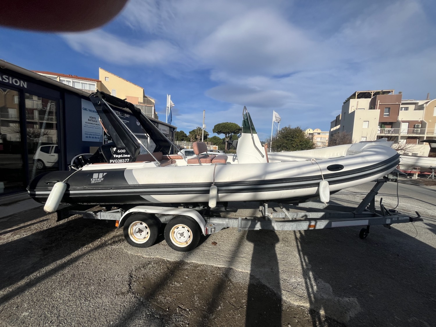 slider 10 Tiger Marine Top Line 600